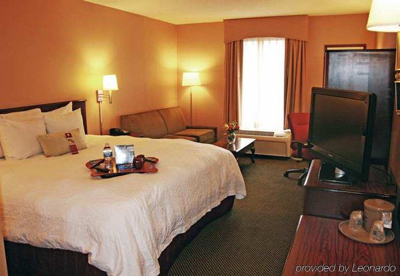Baymont By Wyndham Southfield/Detroit Hotel Room photo